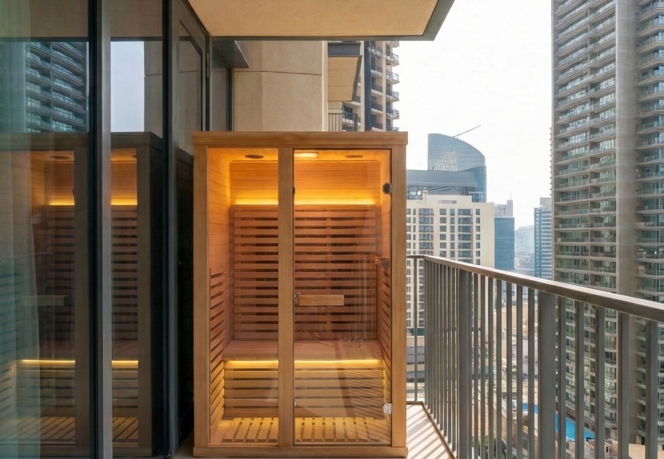 Ferienwohnung in Dubai - Luxury 2BR Downtown | Private Balcony Steam Room