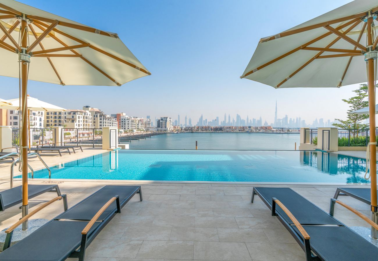 Ferienwohnung in Dubai - Ultimate Stay / Beachfront / Sea View / Big Terrace / Amazing Sunset / 4 People / La Mer