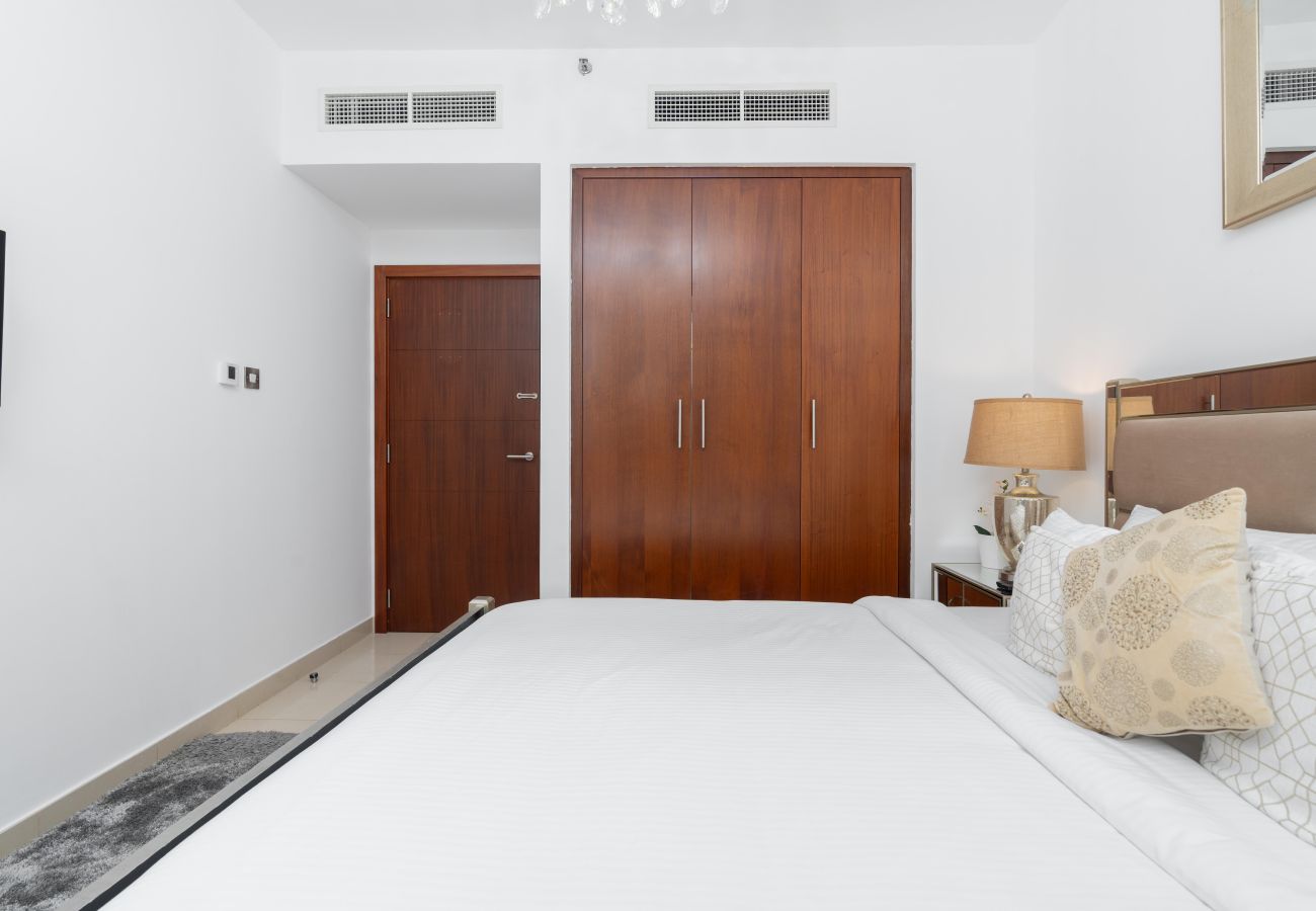 Ferienwohnung in Dubai - Luxuriöses 2-Zimmer-Apartment mit Pool und Blick auf die Oper