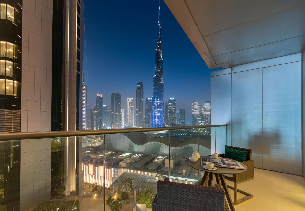 Ferienwohnung in Dubai - Luxurious 2BR with Stunning Burj Khalifa View