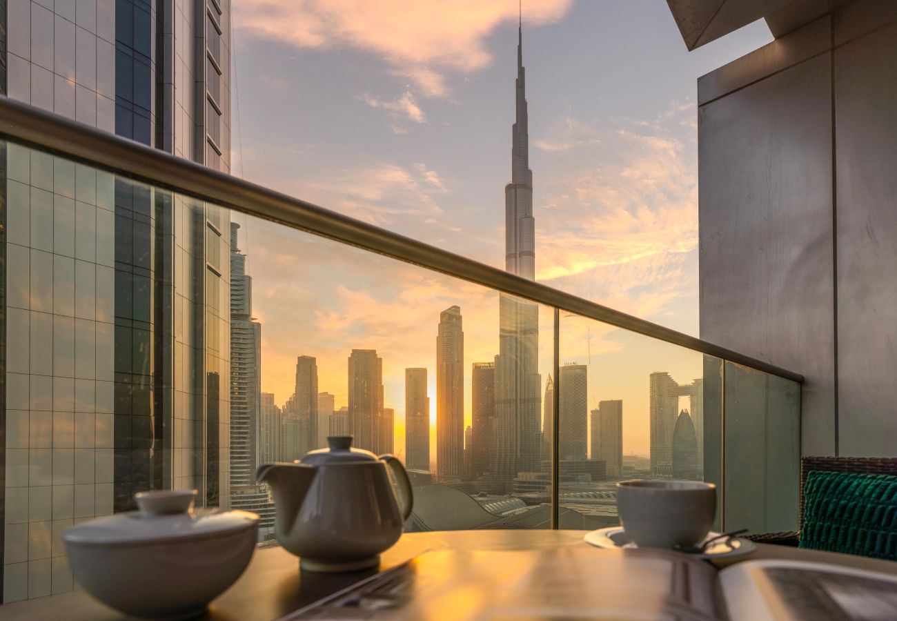 Ferienwohnung in Dubai - Luxurious 2BR with Stunning Burj Khalifa View