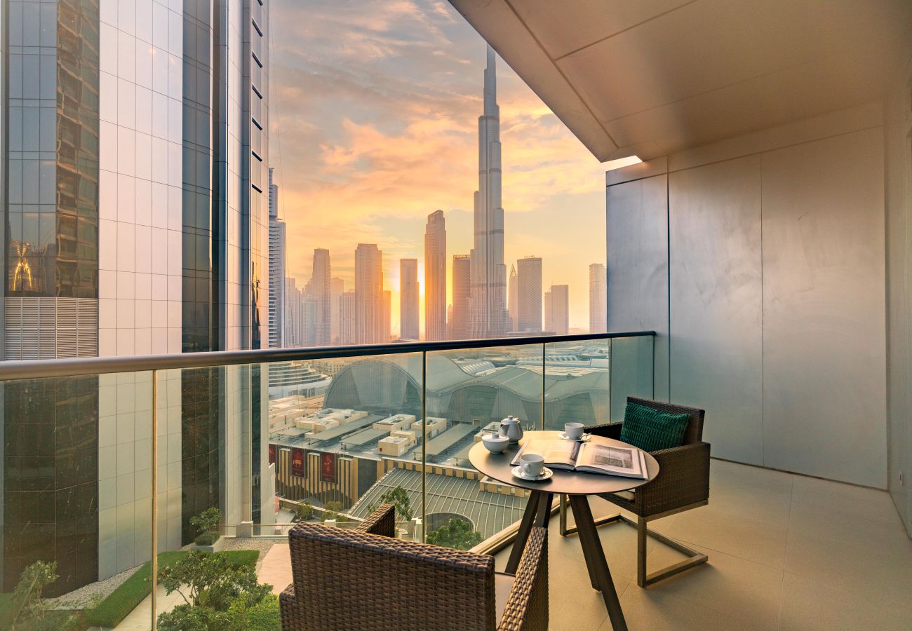 Ferienwohnung in Dubai - Luxurious 2BR with Stunning Burj Khalifa View