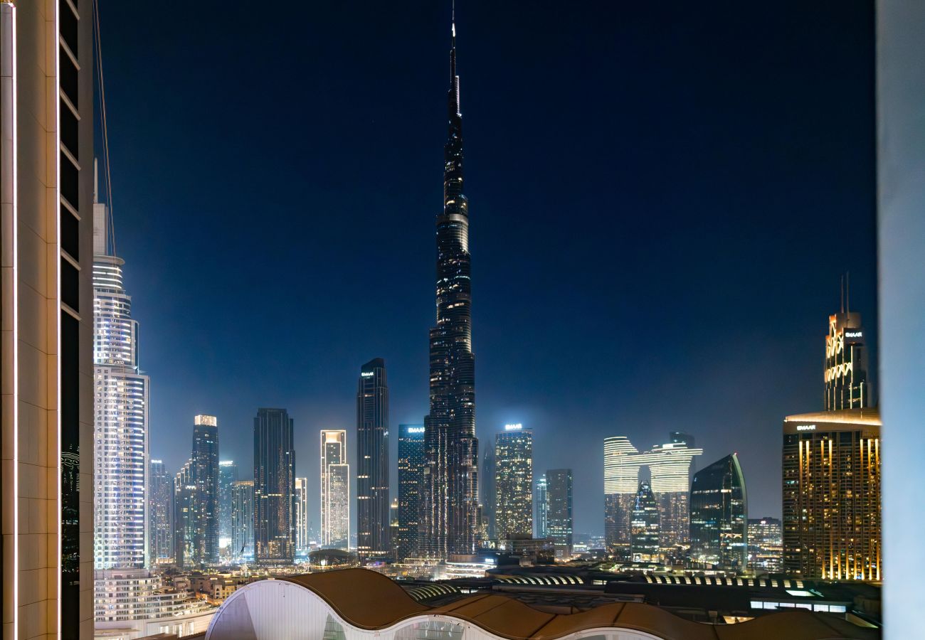 Ferienwohnung in Dubai - Luxurious 2BR with Stunning Burj Khalifa View