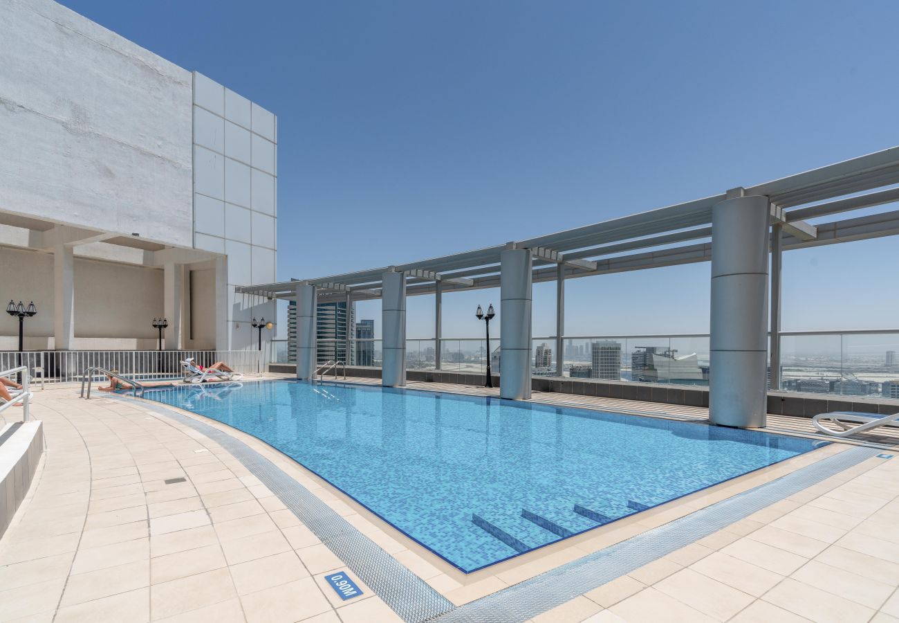 Apartamento en Dubai - 2 camas / 5 minutos a pie del centro comercial Dubai Mall / Piscina en la azotea