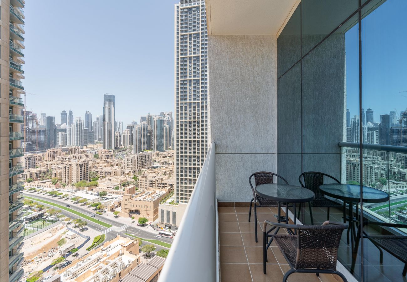 Apartamento en Dubai - 2 camas / 5 minutos a pie del centro comercial Dubai Mall / Piscina en la azotea