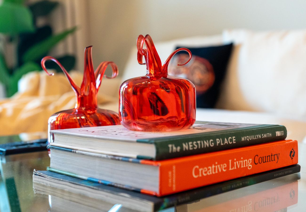 Appartement à Dubai - Seaside 1BR | Beach Access & Sunny Balcony | La Mer