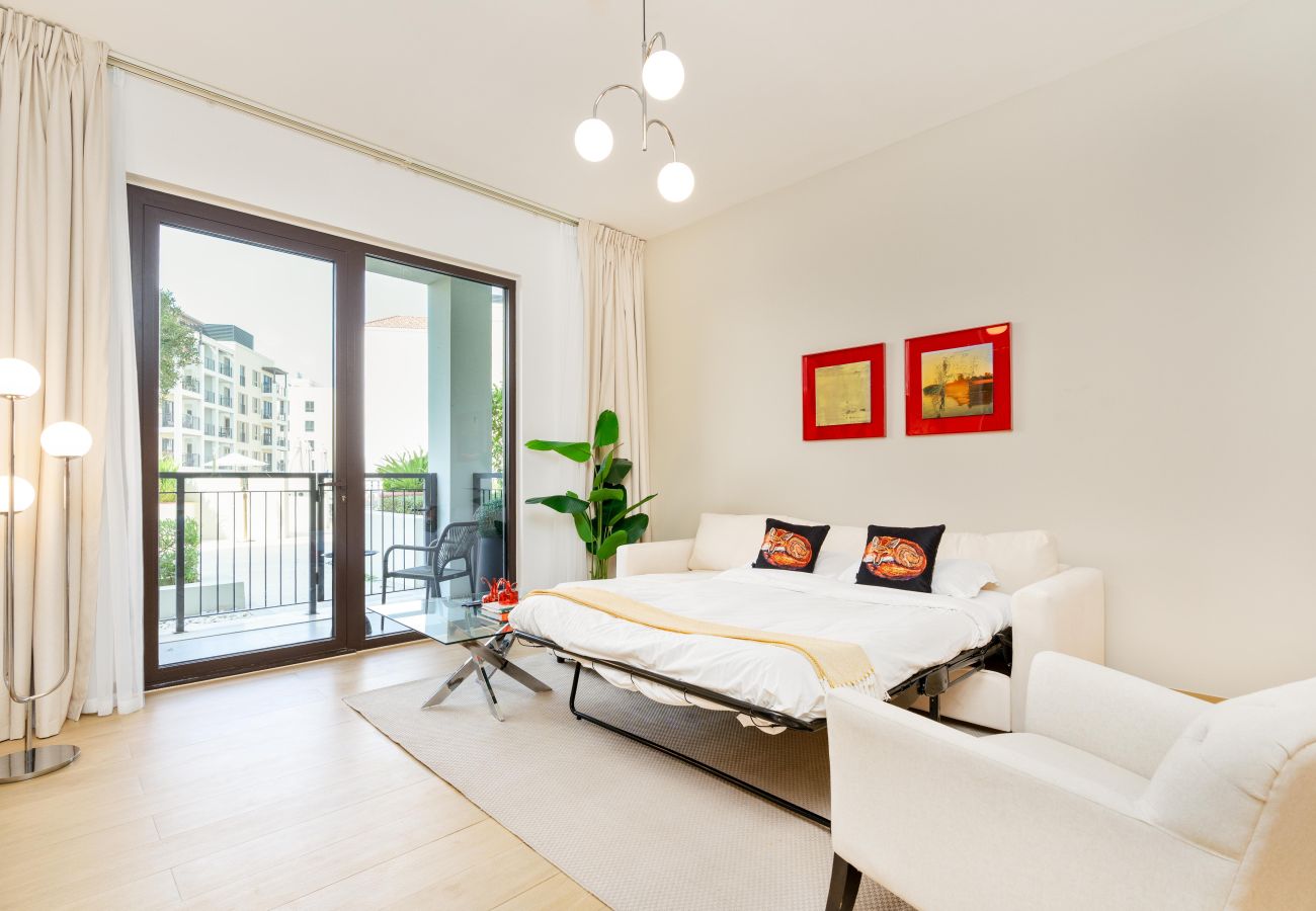 Appartement à Dubai - Seaside 1BR | Beach Access & Sunny Balcony | La Mer