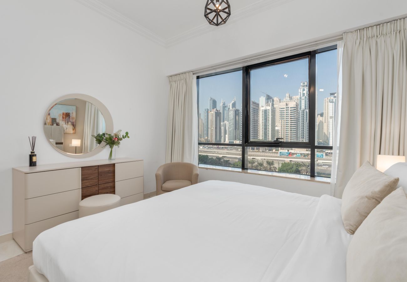 Apartment in Dubai - Stylish 1BR | Rooftop Pool | Next to JLT Metro