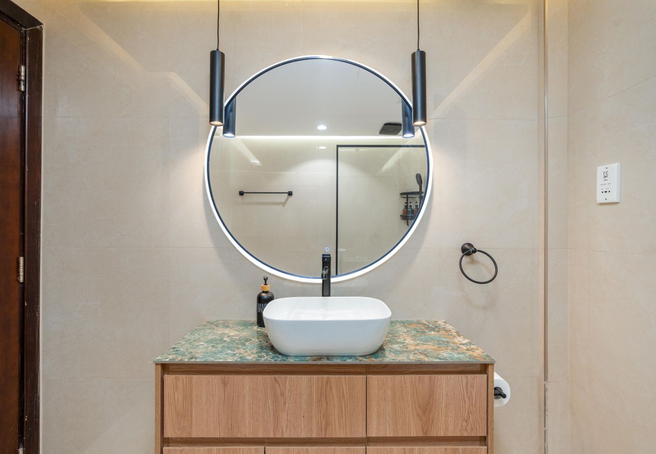 Apartment in Dubai - Stylish 1BR | Rooftop Pool | Next to JLT Metro