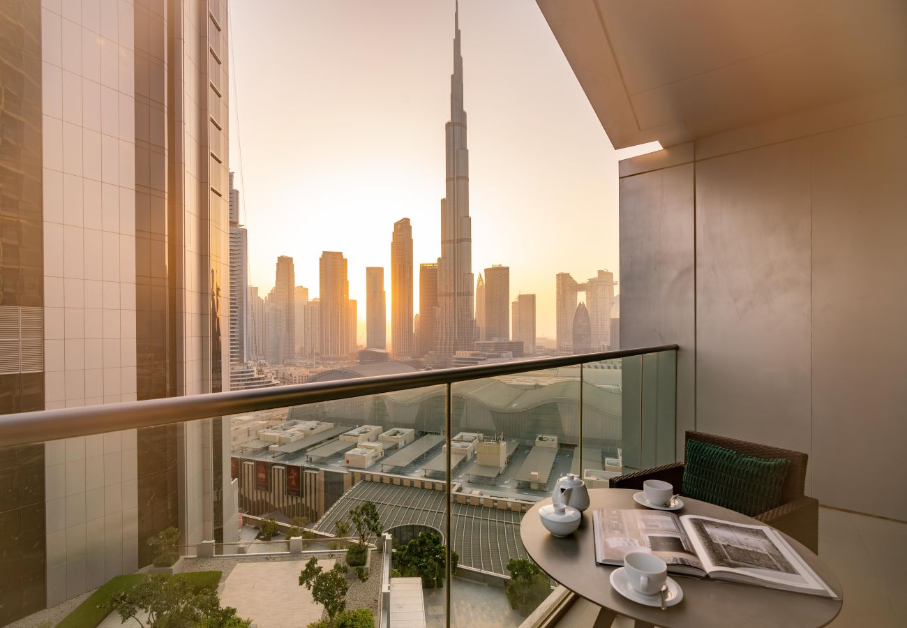 Apartment in Dubai - Luxurious 2BR with Stunning Burj Khalifa View