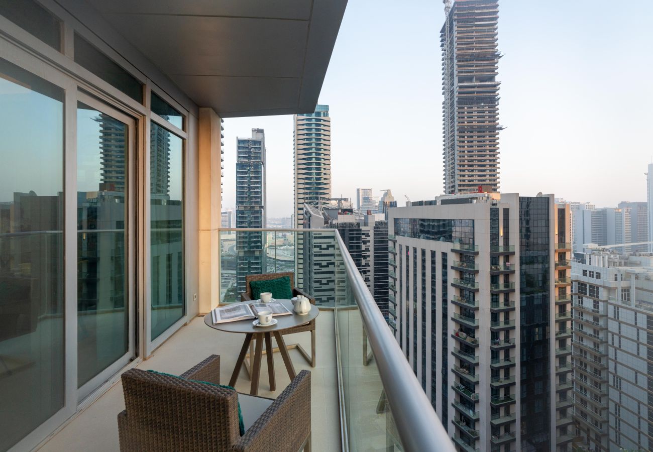 Apartment in Dubai - Luxurious 2BR with Stunning Burj Khalifa View