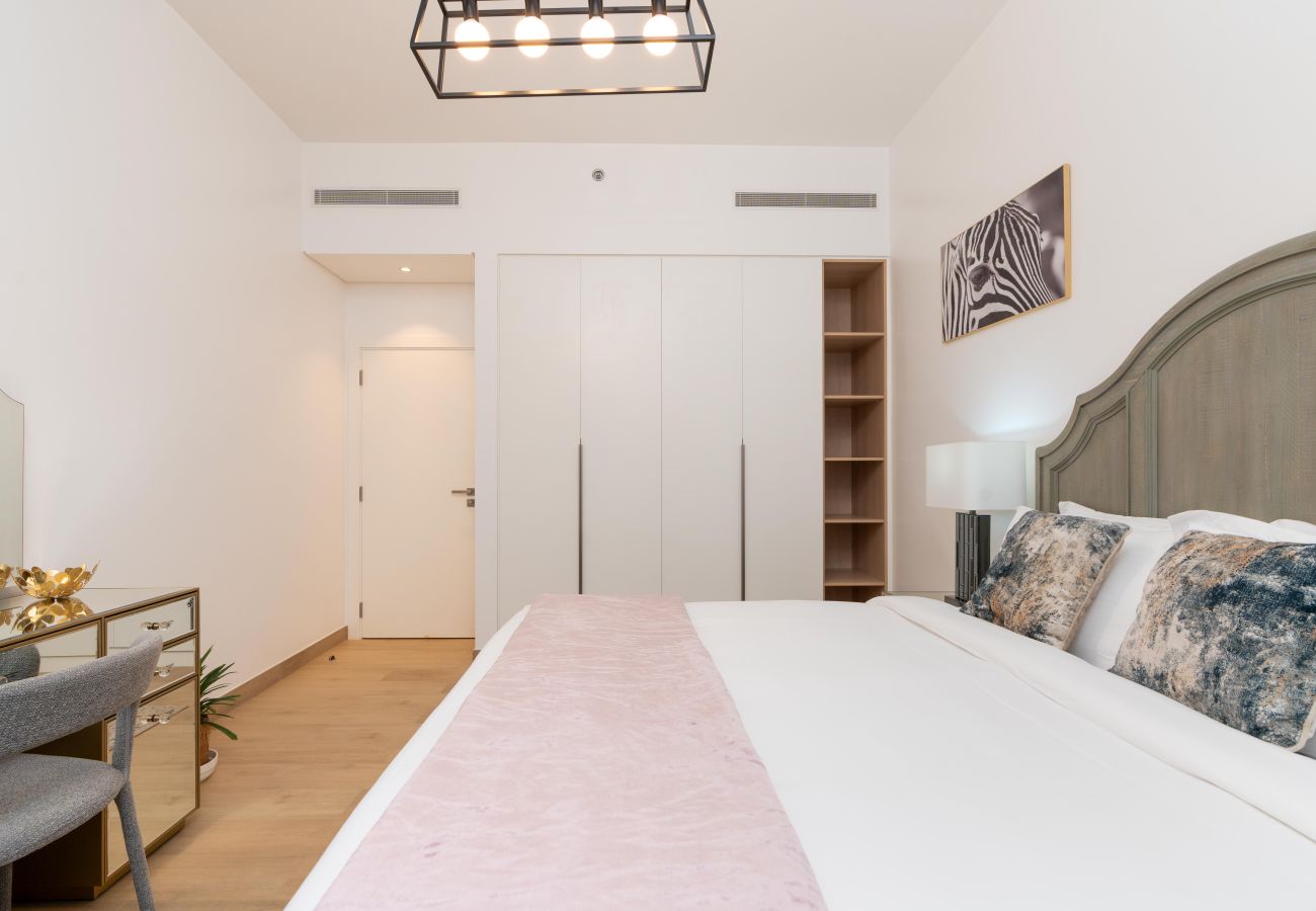 Apartment in Dubai - Stylish 1BR in La Mer | Partial Marina Views