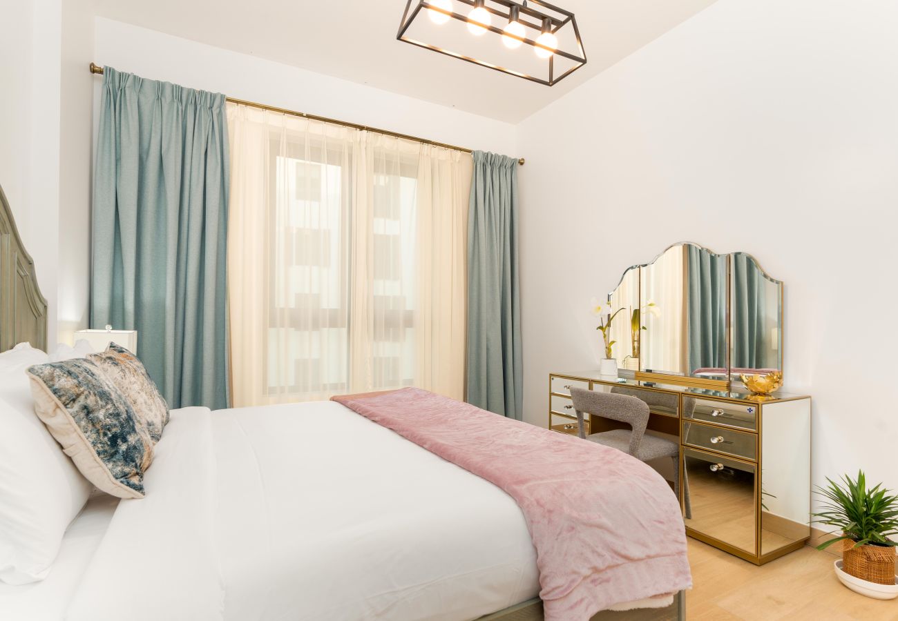 Apartment in Dubai - Stylish 1BR in La Mer | Partial Marina Views