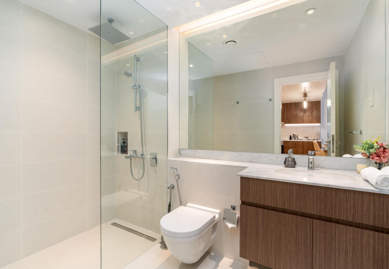 Apartment in Dubai - Stylish 1BR in La Mer | Partial Marina Views