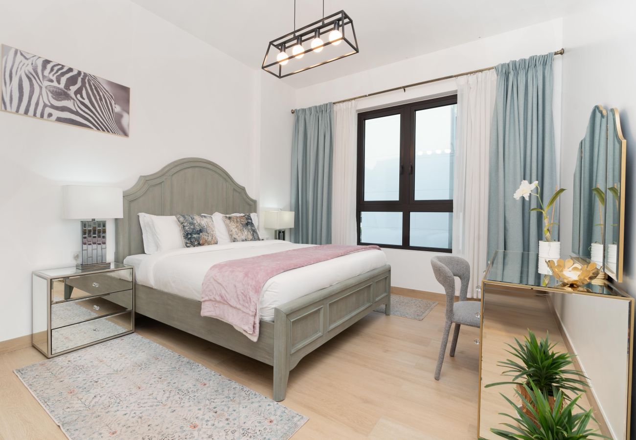 Apartment in Dubai - Stylish 1BR in La Mer | Partial Marina Views