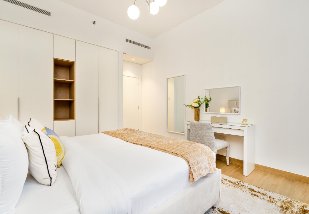 公寓 在 Dubai - Seaside 1BR | Beach Access & Sunny Balcony | La Mer