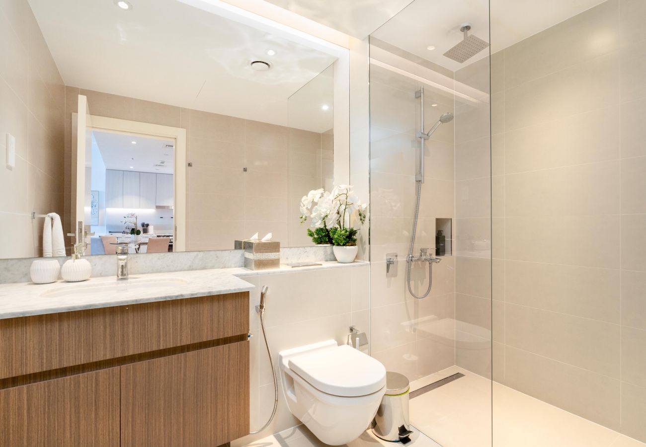 公寓 在 Dubai - Seaside 1BR | Beach Access & Sunny Balcony | La Mer