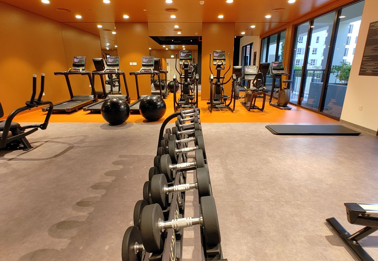 公寓 在 Dubai - Seaside 1BR | Beach Access & Sunny Balcony | La Mer